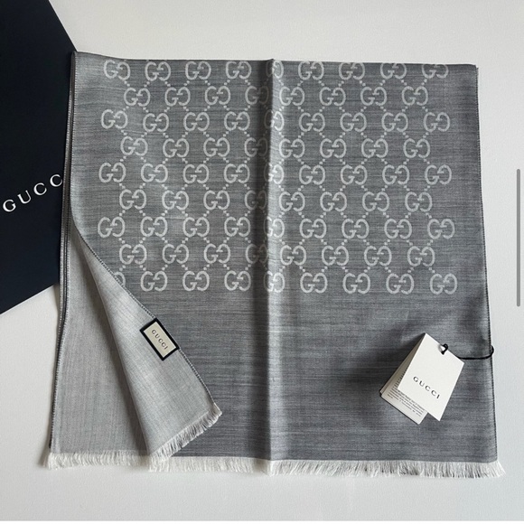 NWT* Gucci Shawl - Picture 4 of 4